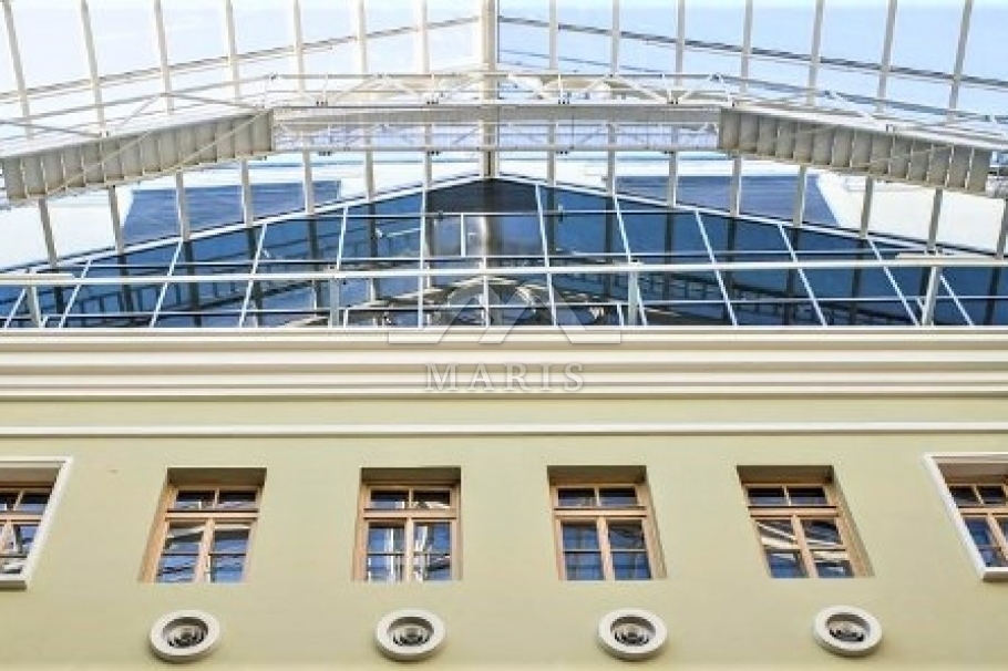 Office-center Atrium
